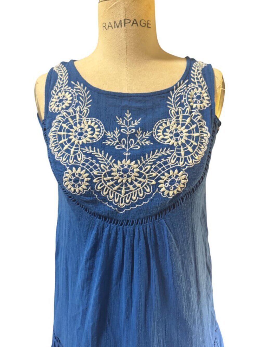 Anthropologie Meadow Rue Embroidered Blue Boho Dress Sleeveless Size 2 - Picture 5 of 9